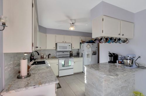 7112 Alabama Dr, Aurora CO 80232-5508 exterior