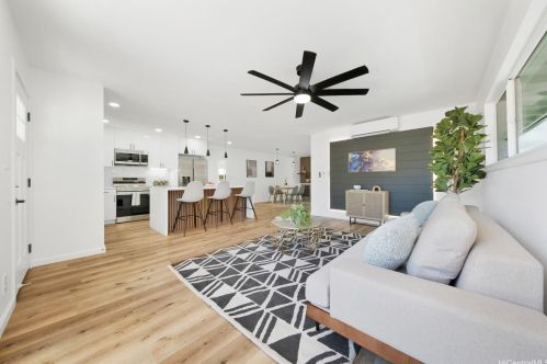 523 Kekupua St, Honolulu HI 96825-2303 exterior