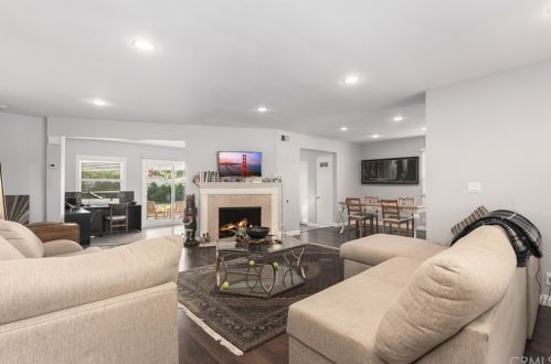 1026 Park Ln, Santa Ana, CA 92705-6746