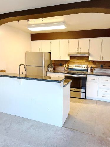 4082 Valeta St, San Diego, CA 92110-5872