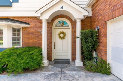 8 Dana Point Rd, Chico, CA 95928-3943