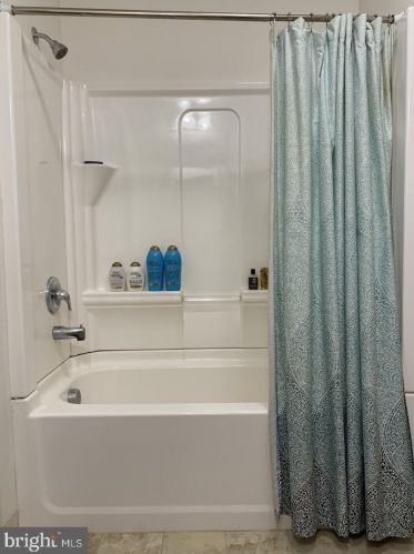 551 Walnut St, Lancaster PA  17603-3337 exterior