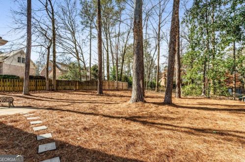 400 Breakwater Rdg, Atlanta GA  30328-1808 exterior