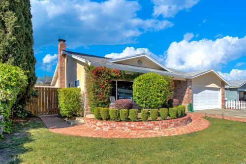 1303 Needham Dr, Vacaville, CA 95687-6725