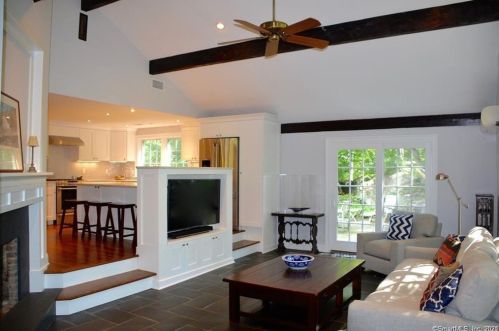 25 Burchard Ln, Norwalk CT  06853-1104 exterior