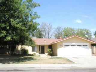 1549 Lincoln Ave, Clovis, CA 93611-2029
