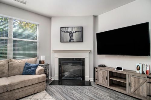 3753 Hempstead Way, Atlanta GA  30331-5268 exterior