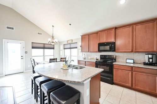 10432 Winding Passage Way, Fort Worth TX  76131-3986 exterior