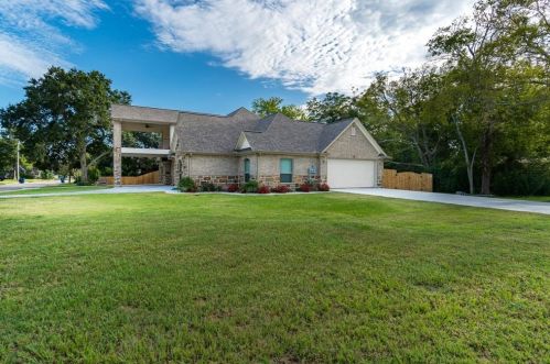 639 Tj Wright St, Angleton TX 77515-4355 exterior