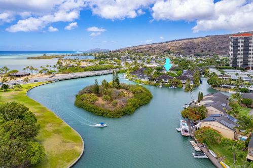 209 Kawaihae St, Honolulu, HI 96825-1918