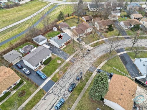 162 Garden Dr, Lemont IL  60440-2616 exterior