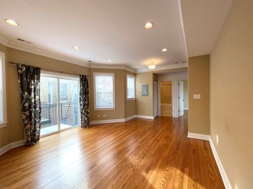 7054 Damen Ave, Chicago, IL 60636-3266