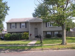 17 Gavel Rd, Sayreville, NJ 08872-1846