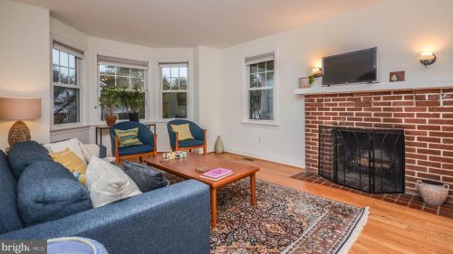 9100 Warren St, Silver Spring MD  20910-2140 exterior