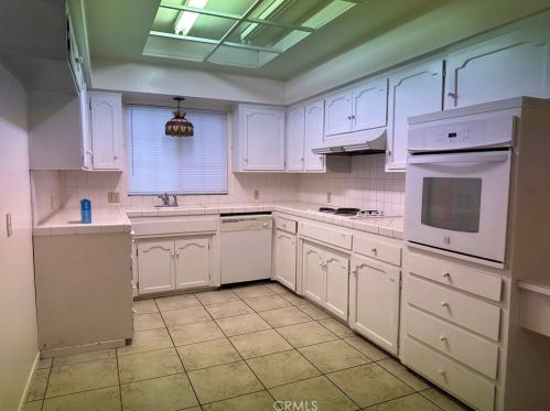 688 Elise Ct, Merced, CA 95340-2411