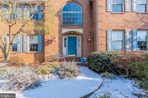 2027 Wynfield Dr, Lancaster, PA 17601-4968
