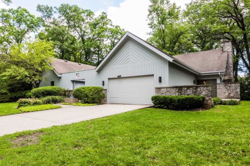 11 Elsinoor Dr, Half Day, IL 60069-3118