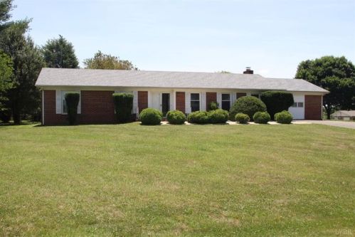1721 Wycliffe St, Bedford, VA 24523-1234