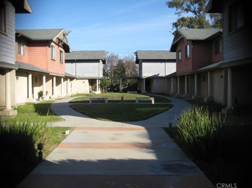 1711 126th St, Compton, CA 90222-1109