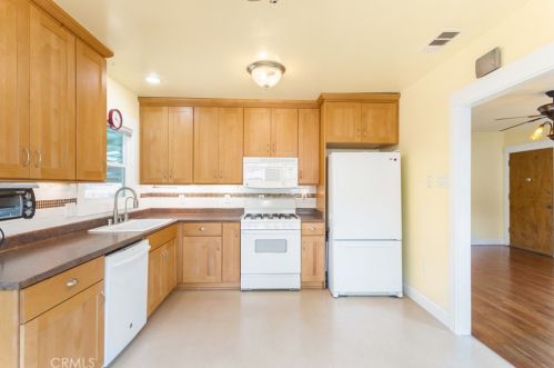 5766 Grand Ave, Riverside CA  92504-1300 exterior
