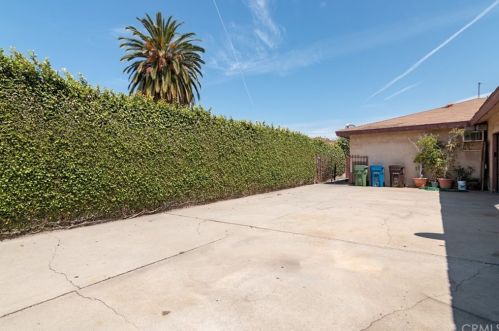 4151 132 St, Hawthorne CA 90250-5904 exterior