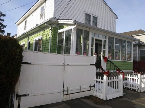 18 Berlin St, Providence, RI 02908-4613