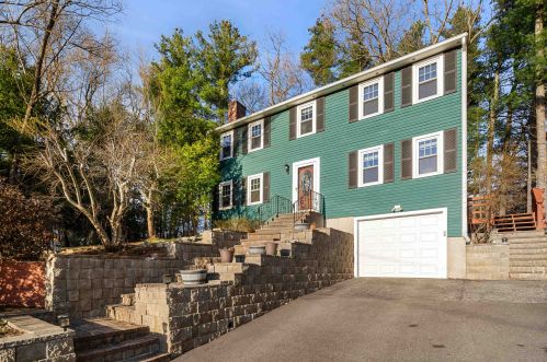 10 Chung St, Nashua, NH 03062-1833
