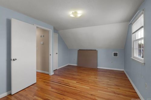 54 Saginaw St, Wapping CT  06074-2122 exterior
