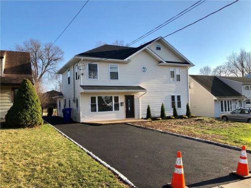 424 Remsen Ave, Avenel, NJ 07001-1142