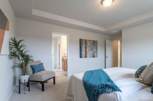 7400 Old Hammer Way, Aurora CO 80016-6115 exterior