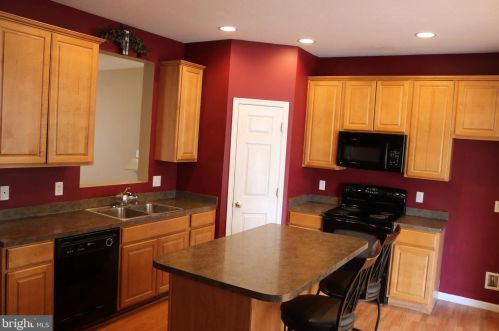 204 Walnut St, Hanover PA 17331-2534 exterior