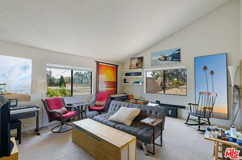 922 Lincoln Blvd, Santa Monica, CA 90403-2800