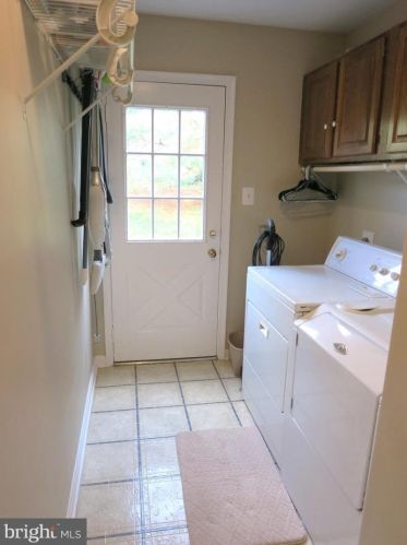 9305 Janphil Ln, Springfield VA  22153-3911 exterior