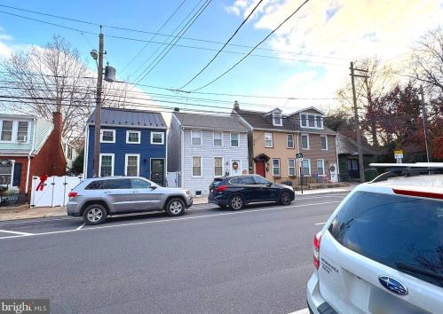 324 Walnut St, Lancaster PA  17602-2438 exterior