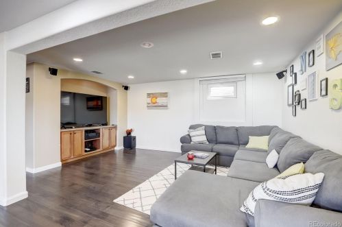 1246 Croke Dr, Denver CO  80260-5427 exterior