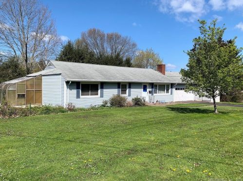 649 Overlook Dr, Cheshire, CT 06410-2124