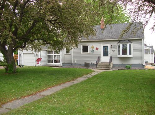 201 Herbert St, Stewart, MN 55385-8437