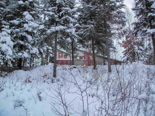 8 Black Spruce Trl, Lutsen, MN 55604-2179