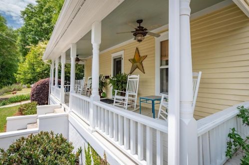 106 Holland St, Marietta, GA 30064-2242