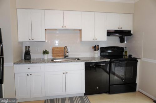 12778 Captains Cv, Woodbridge, VA 22192-2608
