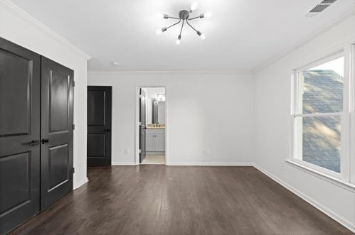 695 Highland Oaks Dr, Atlanta GA  30331-9210 exterior