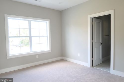 7016 Ridgeway Dr, Springfield VA  22150-3028 exterior