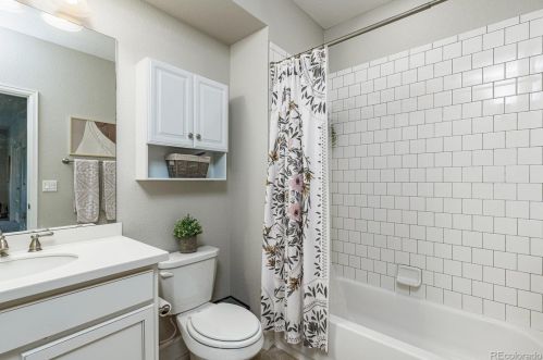 21925 Rowland Dr, Aurora CO exterior