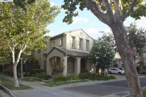 207 Aldea St, Tracy, CA 95391-2080
