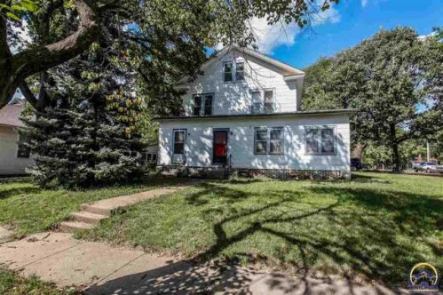 221 3rd St, Alma, KS 66401-9812