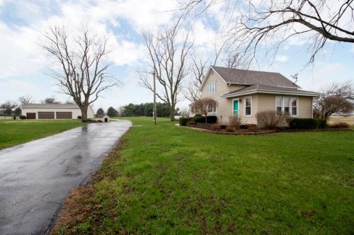 3321 2150 East Rd, Saint Anne, IL 60964-7003