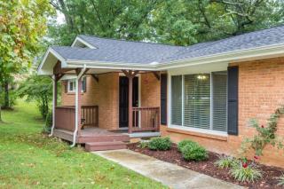 3818 Lake Vista Dr, Chattanooga, TN 37416-2507