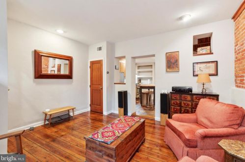 821 10th St, Philadelphia PA 19147-3726 exterior