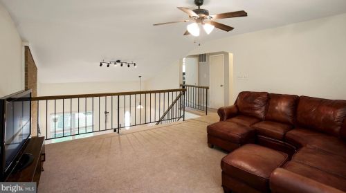 13468 Photo Dr, Woodbridge VA  22193-3930 exterior