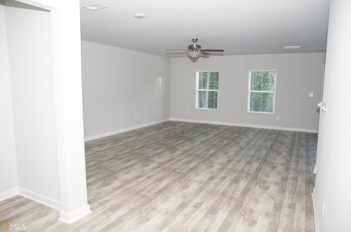 201 Woodlands Dr, Jackson, GA 30233-5862